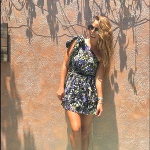 Floral print one shoulder mini dress